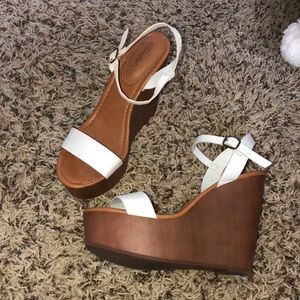 White wedges